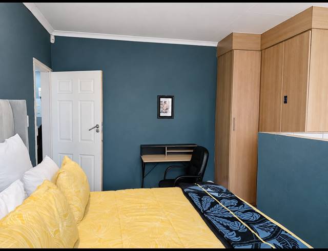 2 BEDROOM APARTMENT FOR SALE IN VANDERBIJLPARK SE 6